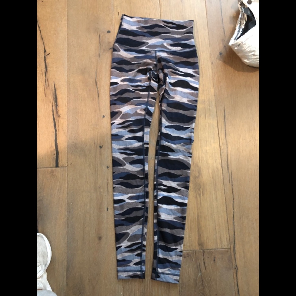 Lululemon Blue and Grey Camo leggings